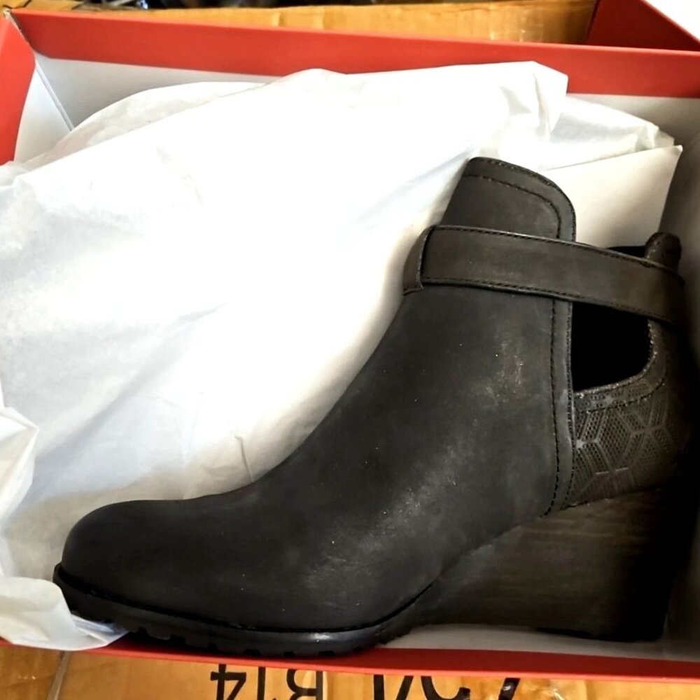 NEW Rockport LUCINDA BLACK LEATHER ANKLE WEDGE HEEL BOOTS CH6662 BOOTIE SZ 10